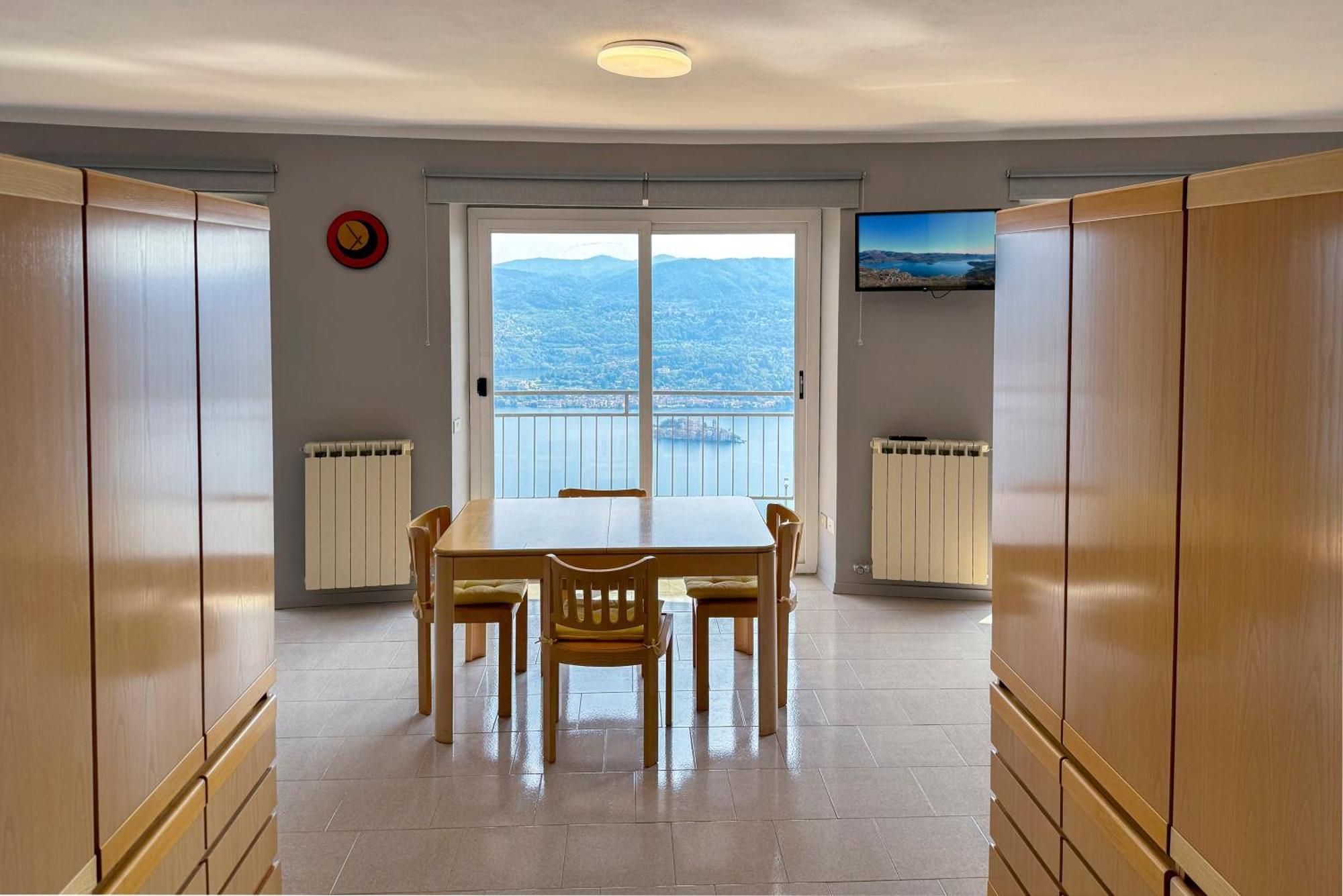 Appartamento Alberti Con Vista Lago Madonna Del Sasso Exterior foto
