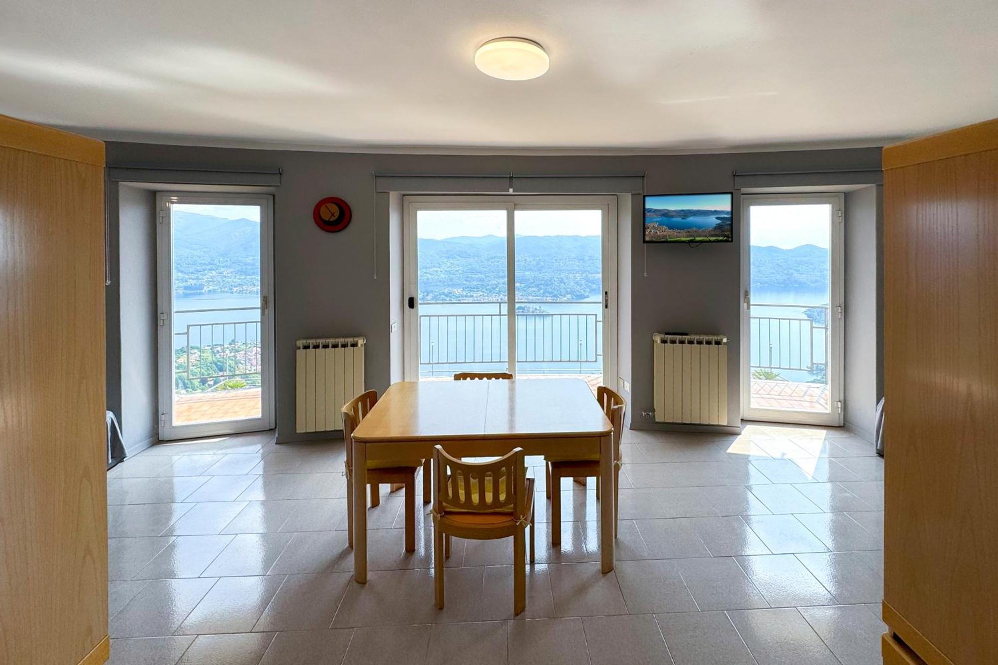 Appartamento Alberti Con Vista Lago Madonna Del Sasso Exterior foto